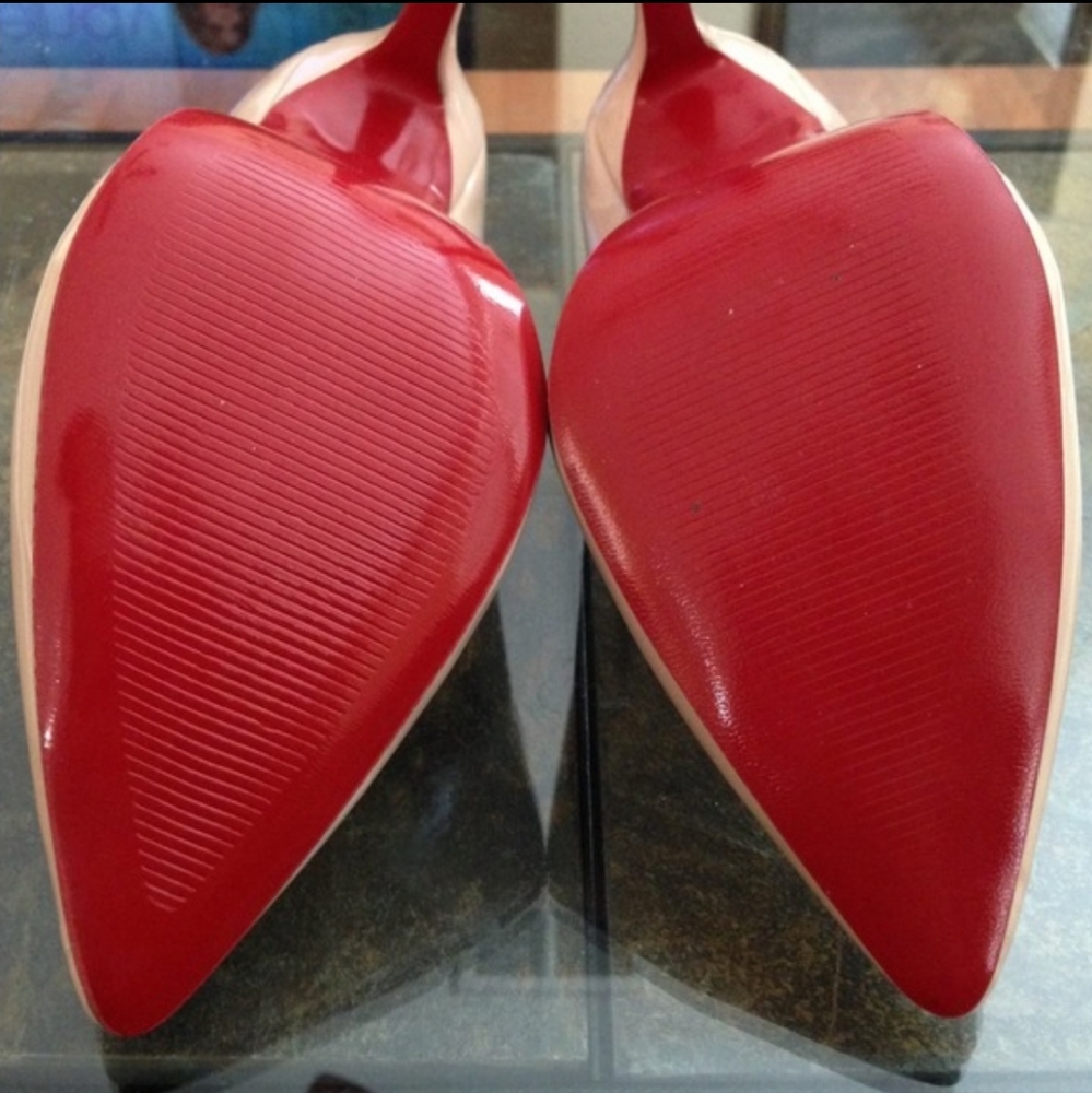 Red bottom Blush pumps